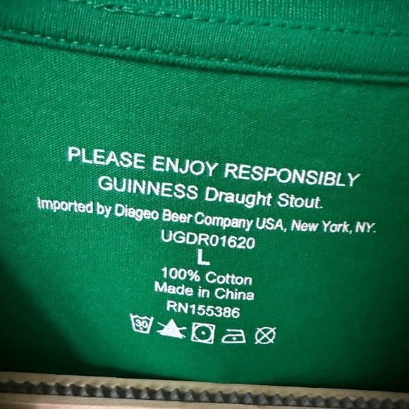 Guinness Graphic T-Shirt Size L Like New - Picture 3 of 3